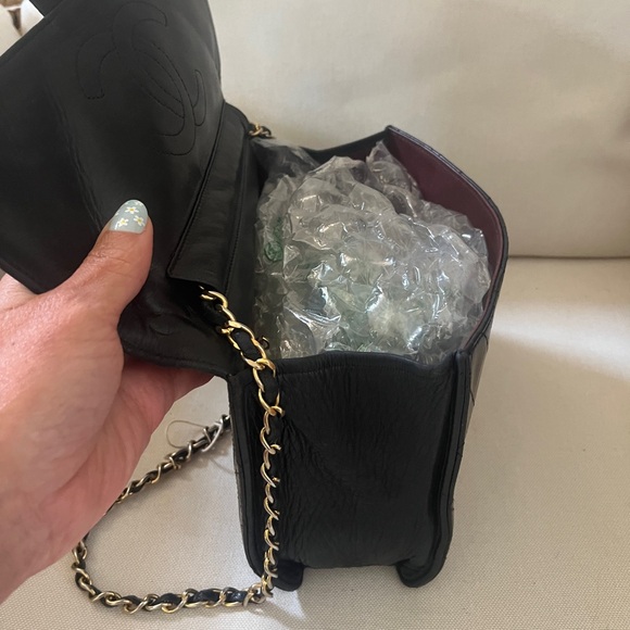 Vintage 90’s Chanel Lambskin Leather shoulder bag - Picture 13 of 16